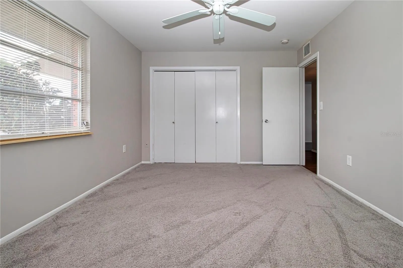 Primary Bedroom (Double closet)