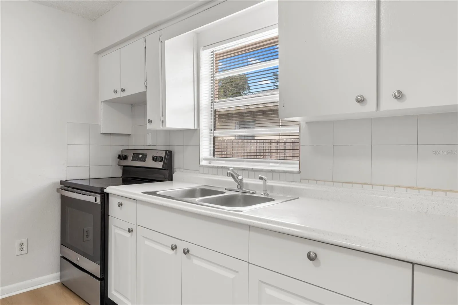 Unit B -Kitchen