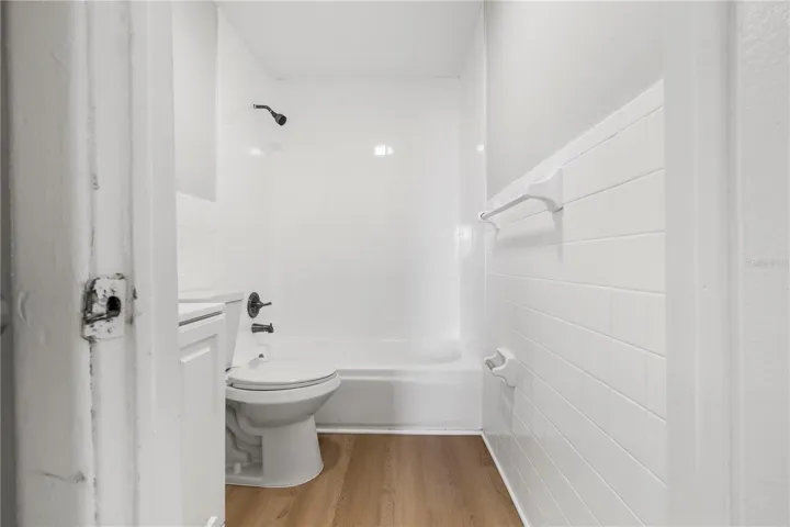 Unit B -Bathroom