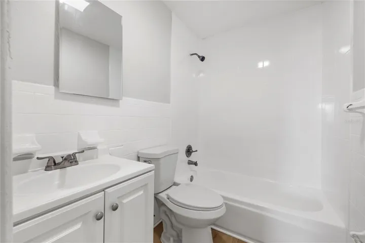 Unit B- Bathroom