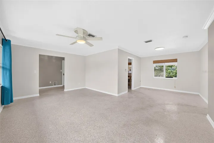 Living room/dining room