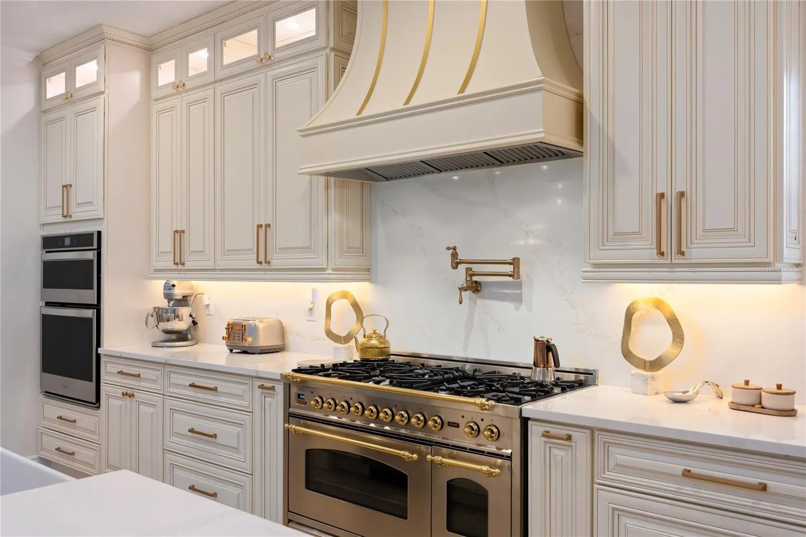 Custom Range Hood &amp; Pot Filler