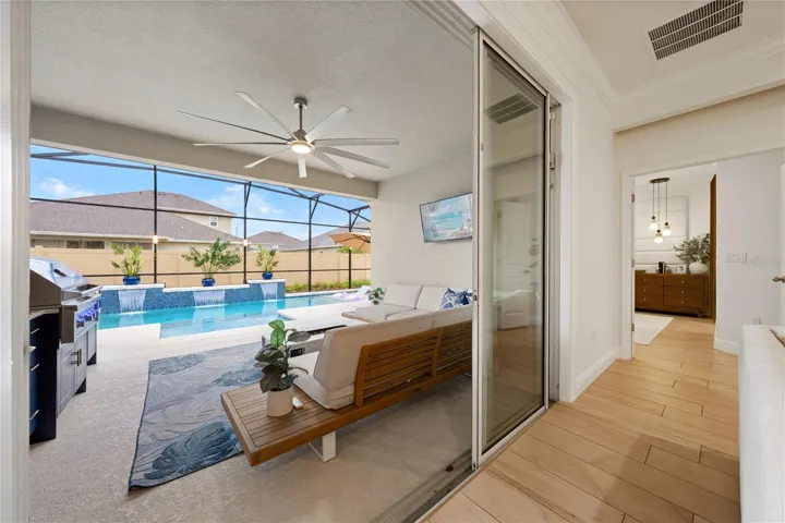 Sliding Door
