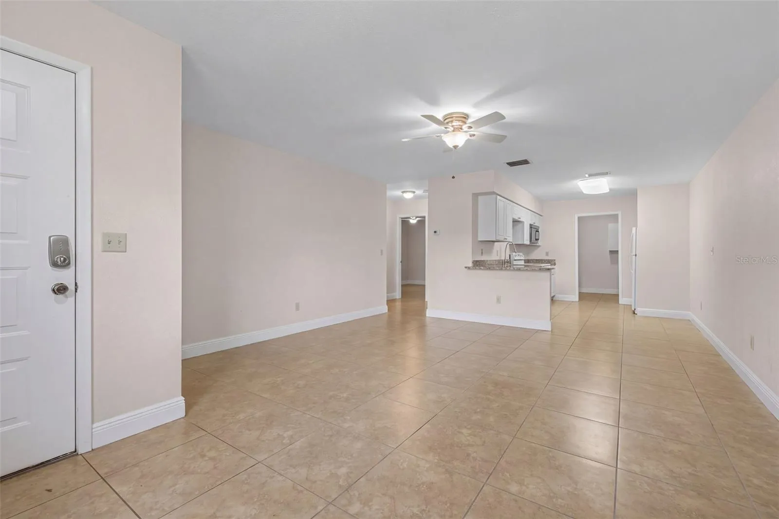 Living room/ Dining room
