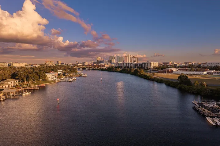 Rent a boat on the Hillsborough