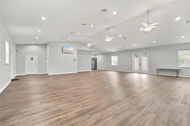 Large Open Area, Flexible Layout