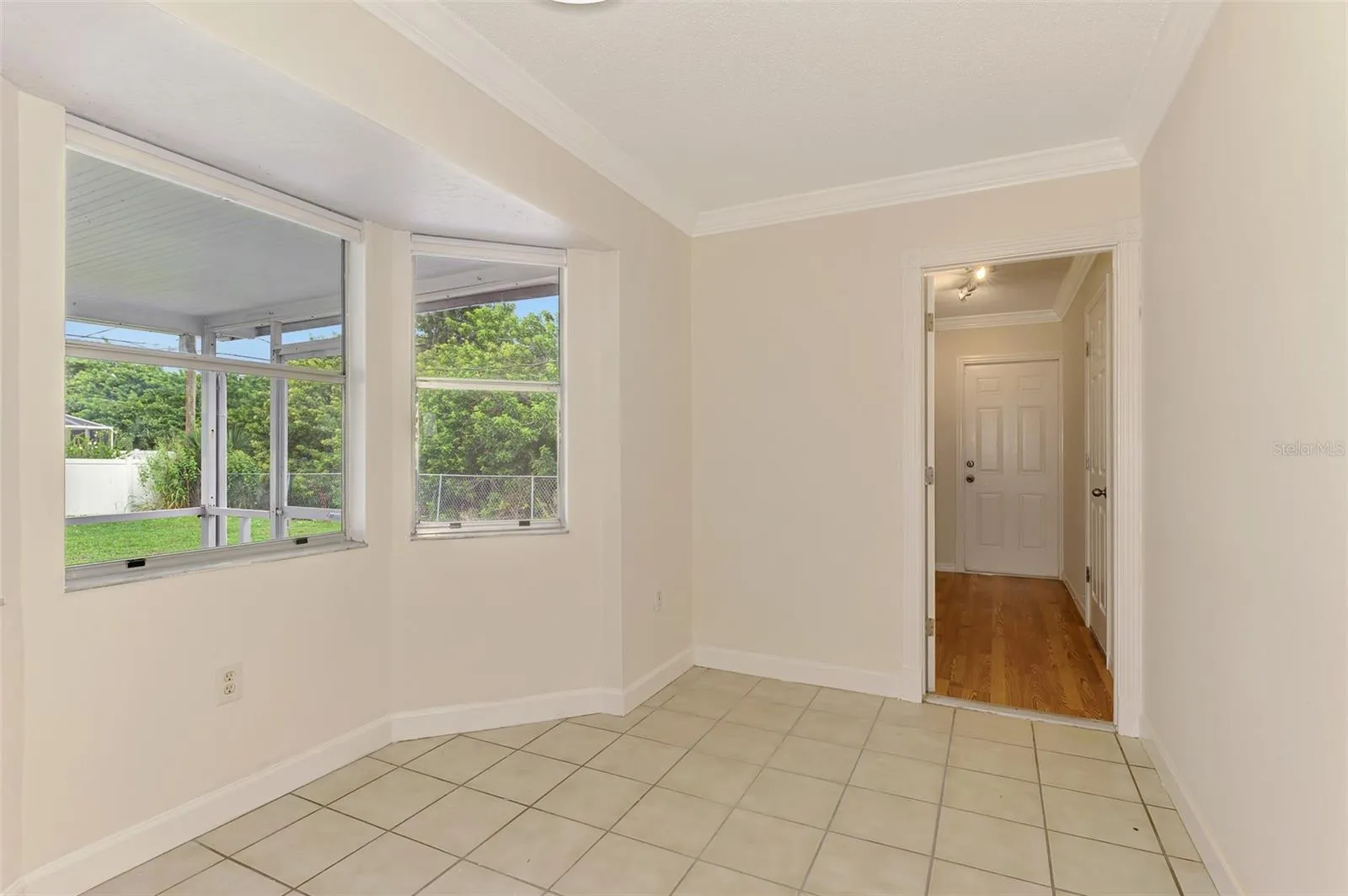 Dining with Bay Window