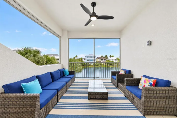 Balcony Family Room
