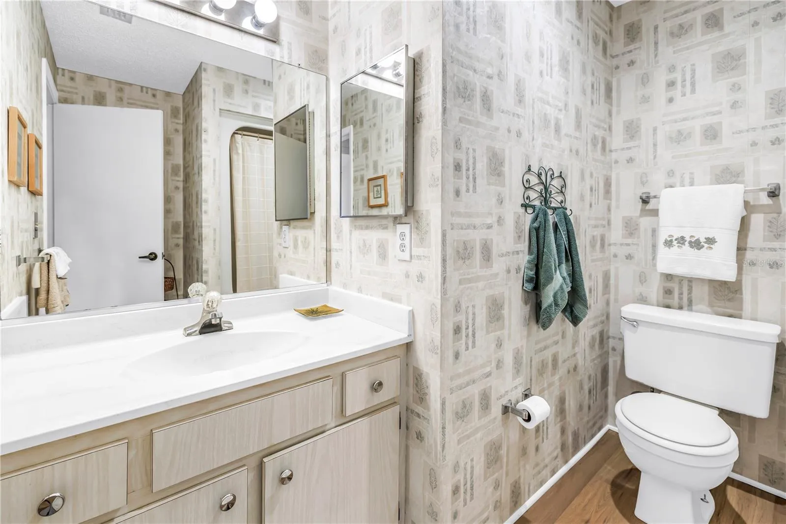 2nd Bathroom