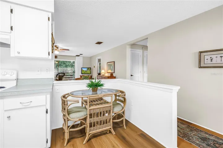 Eat-In-Kitchen