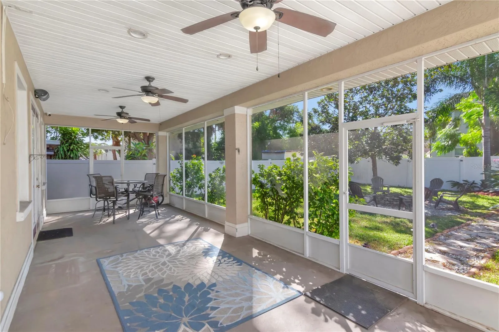 Huge Screened Patio