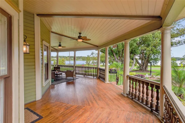 Wrap around porch overlooking Lake Hunter