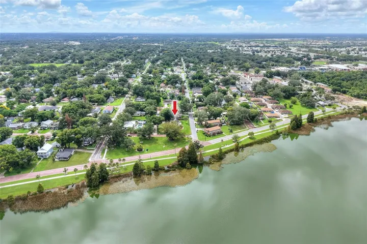 Drone View of distance to Lake Hunter