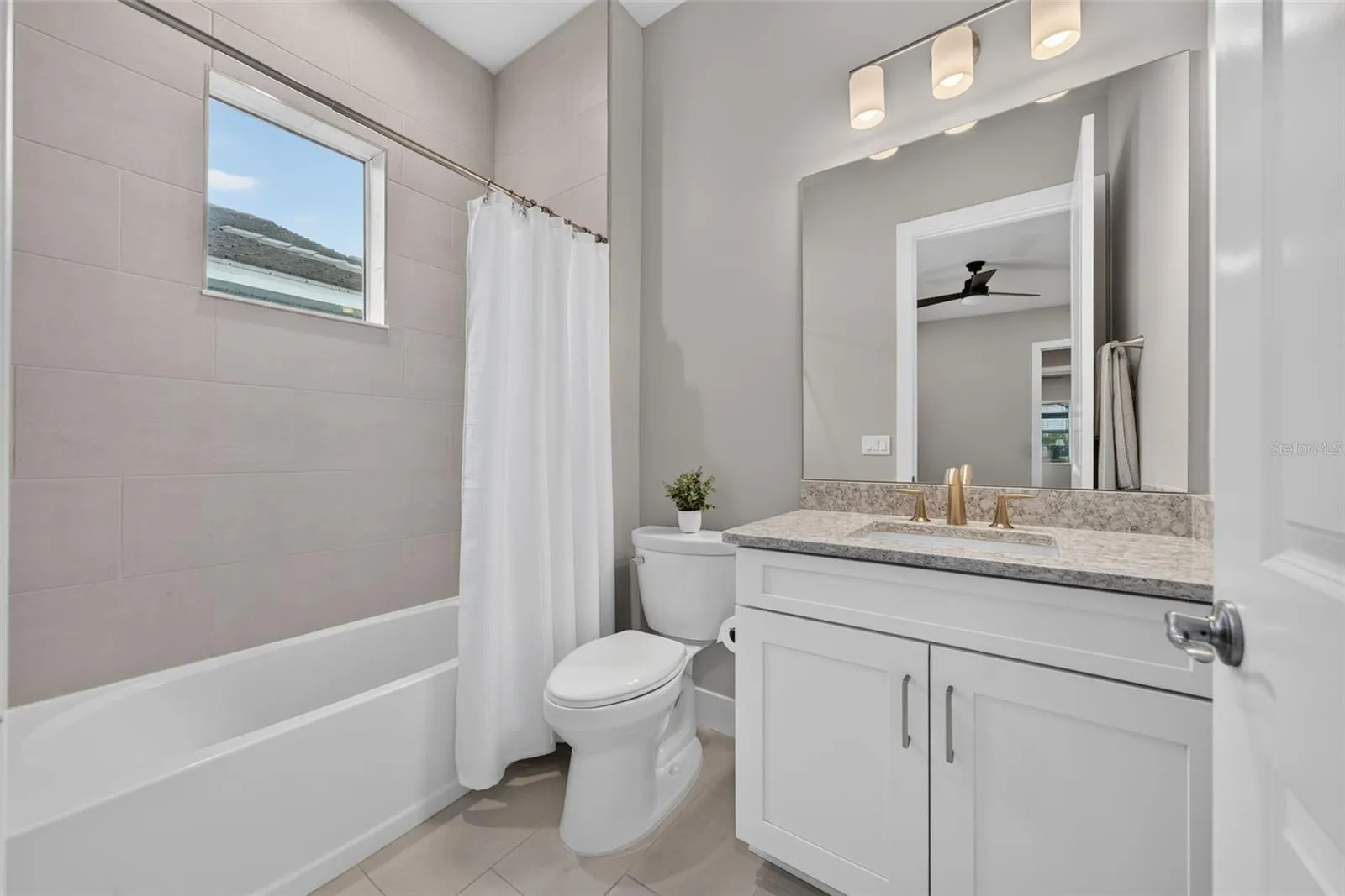 En-suite bedroom