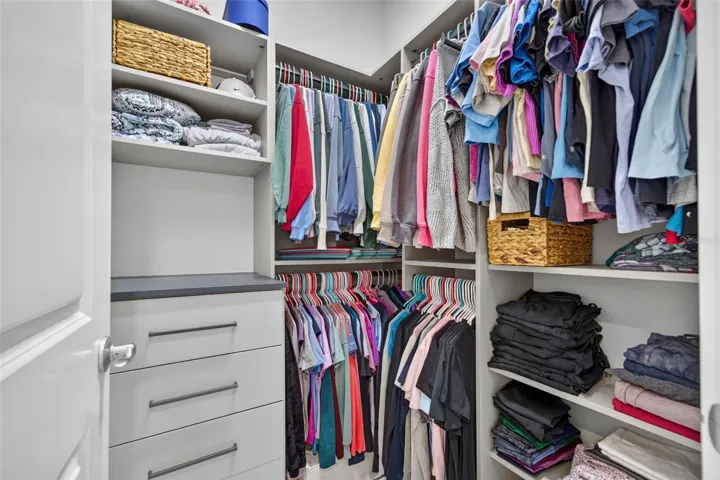 Walk-in Closet