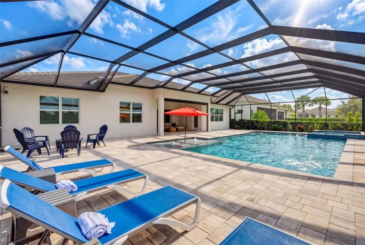 Screened Pool Retreat