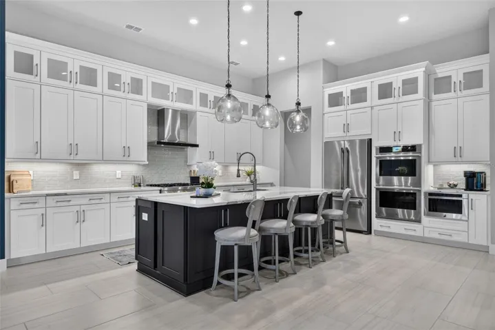 Expansive Kitchen Views