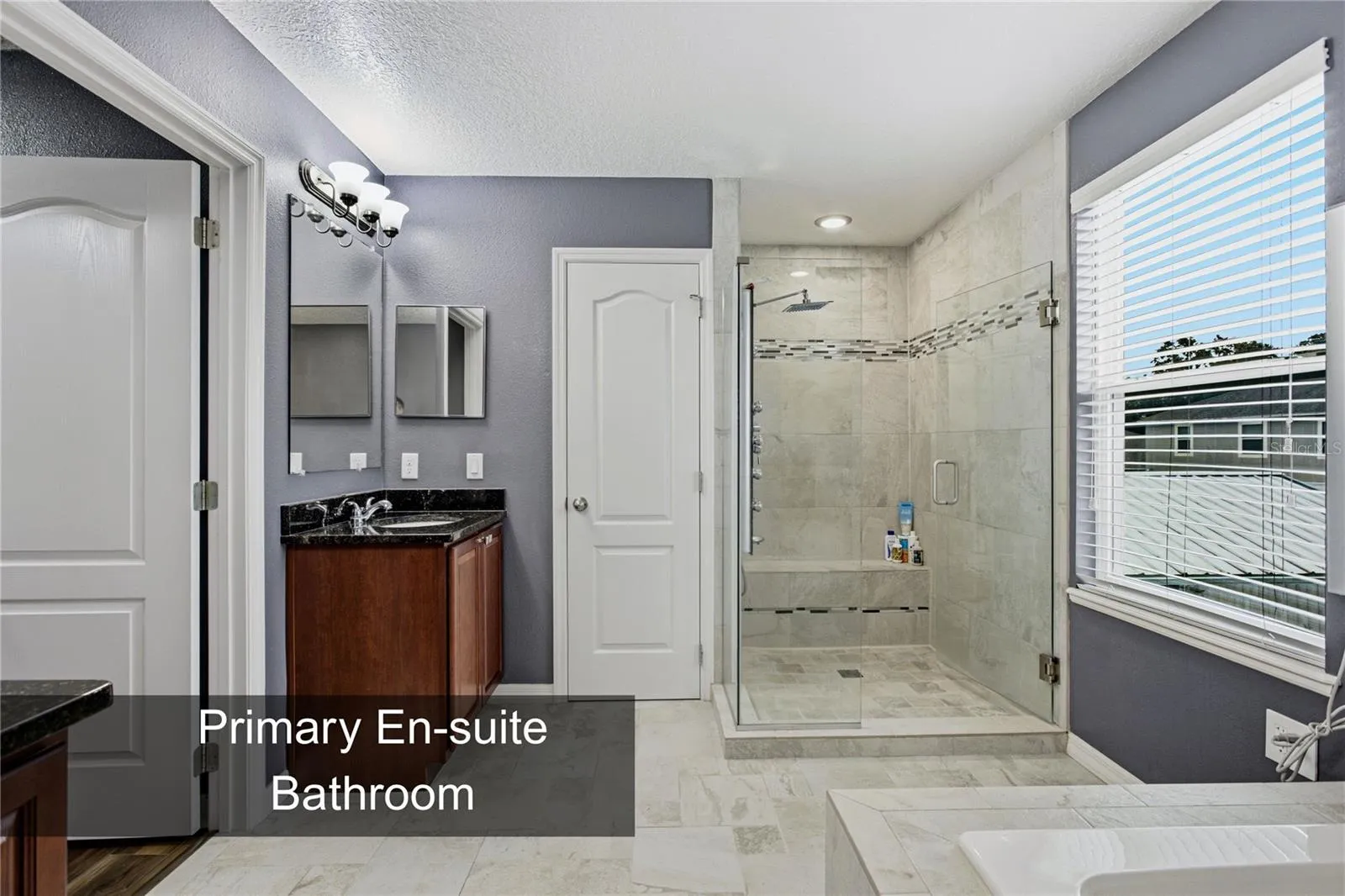 Primary En-suite Bathroom