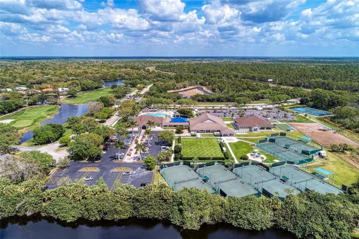 6 har-tru Tennis Courts- Tennis Pro on-site