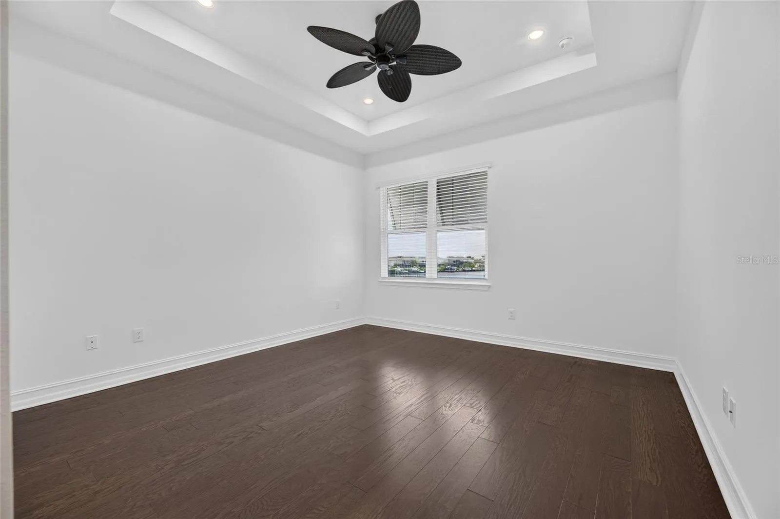 Second Bedroom with Bathroom and Walk in Closet