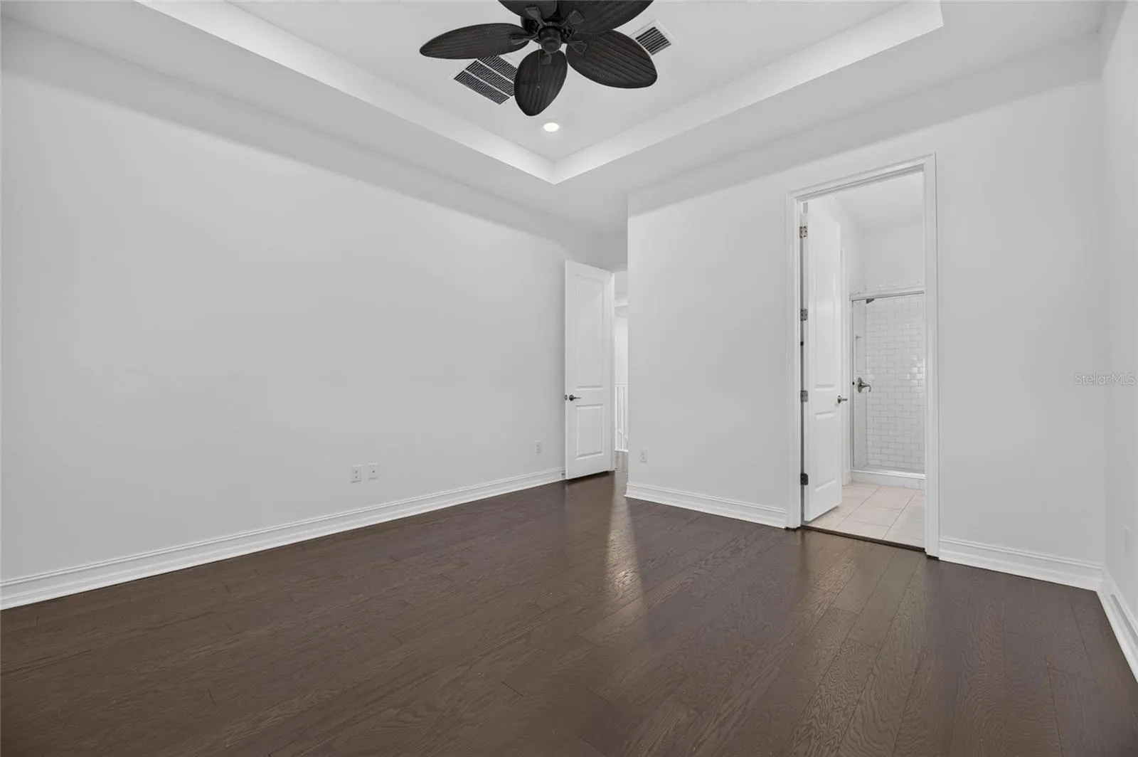 Second Bedroom with Bathroom and Walk in Closet