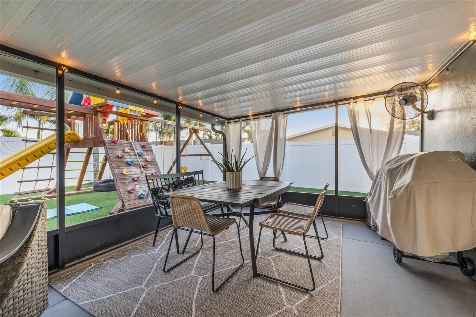 Screened-in Back Patio