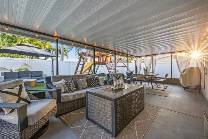 Screened-in Back Patio