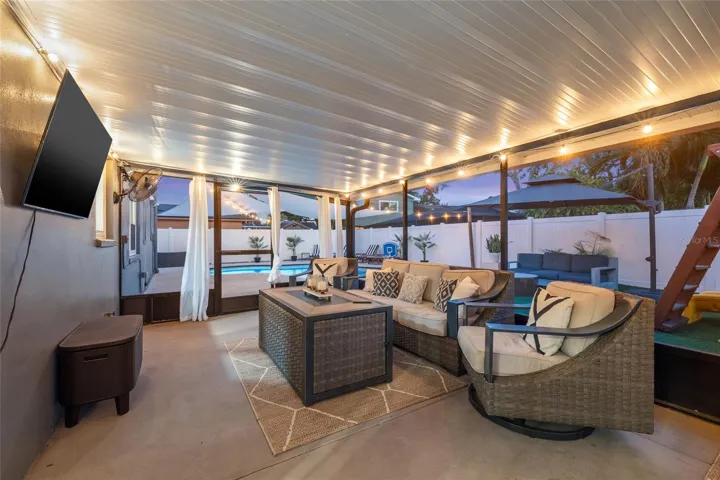 Screened-in Back Patio