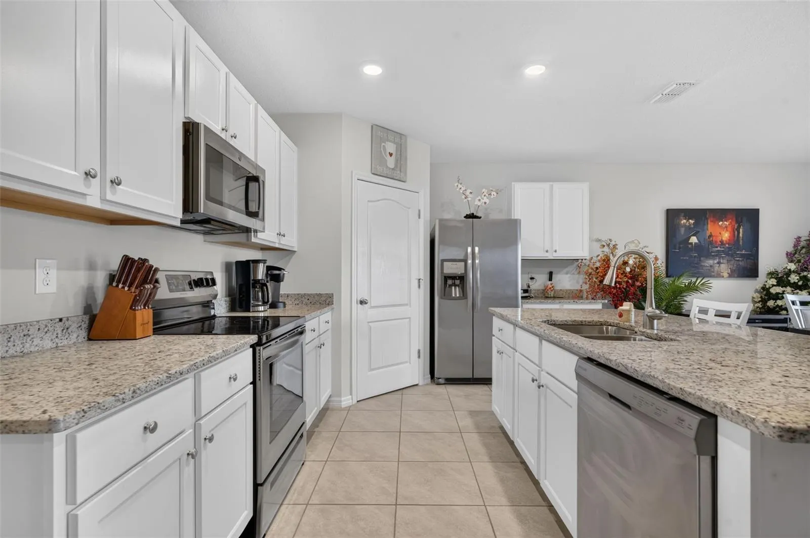 Kitchen w/ Granite Counters