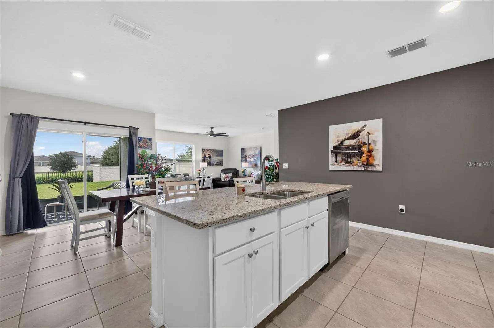 Kitchen Island/Bar