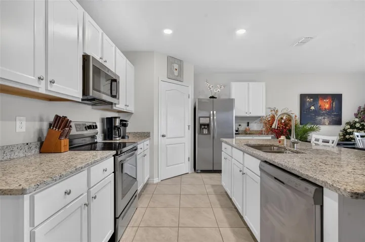 Kitchen w/ Granite Counters