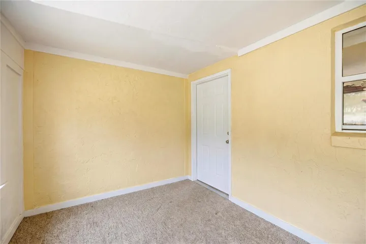 VIRTUALLY UNSTAGED