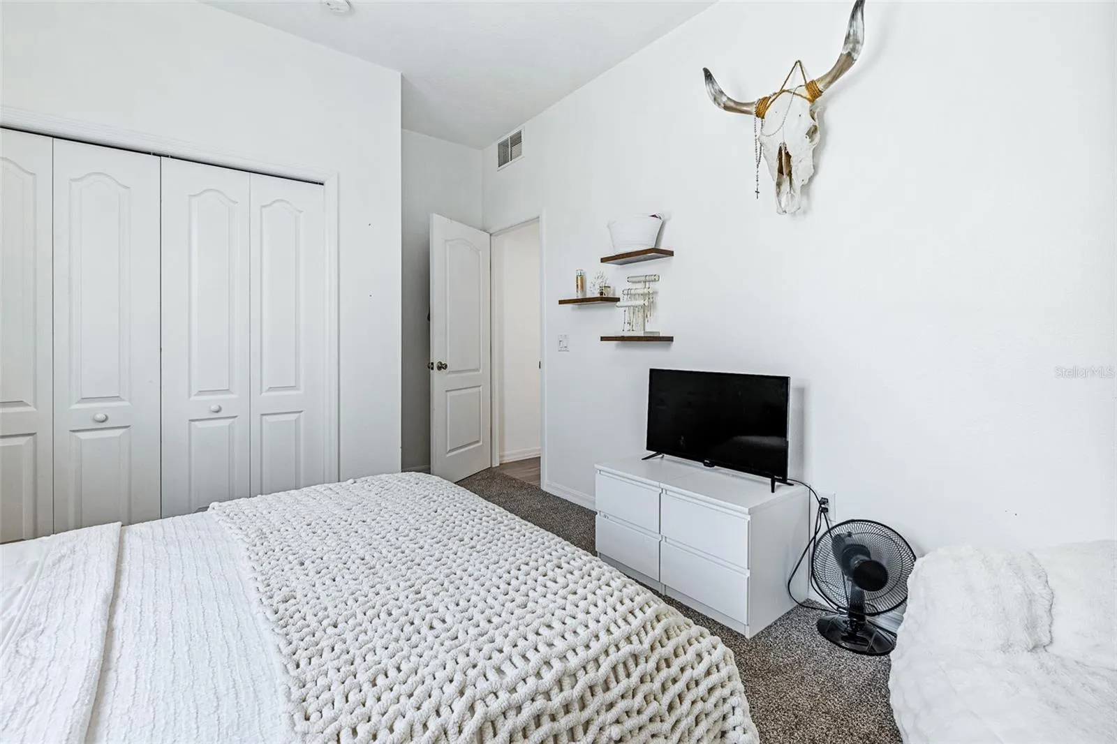 Guest bedroom