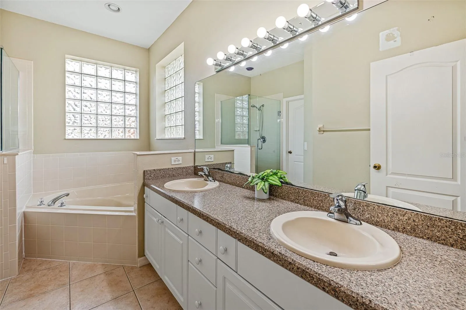 Garden tub