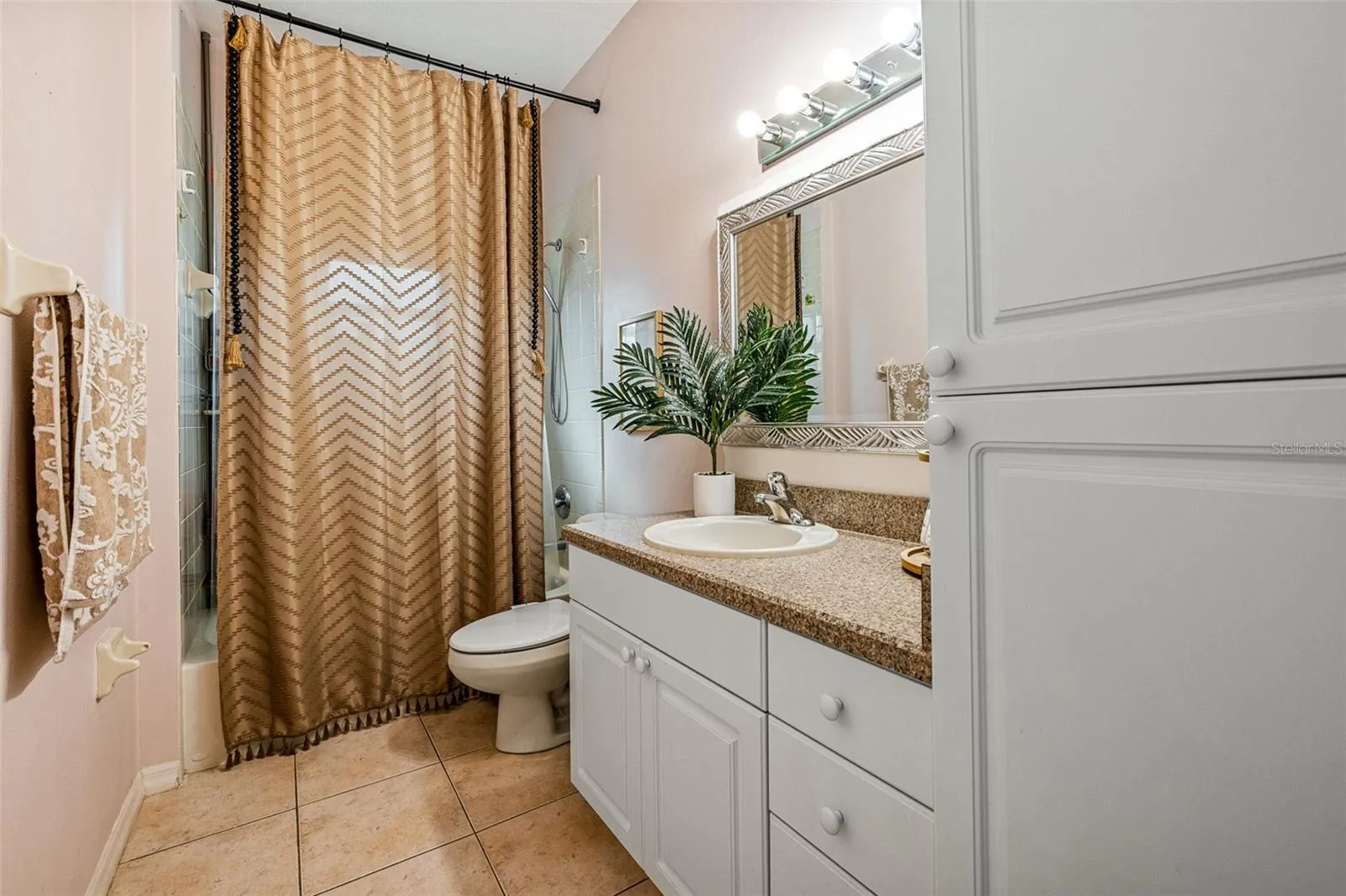 Main bathroom