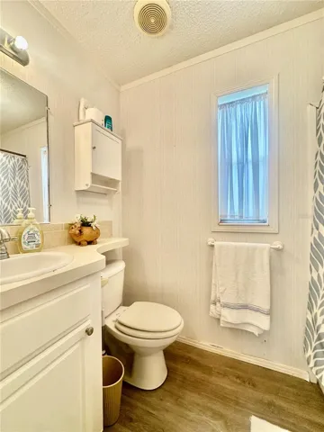 2nd Bathroom