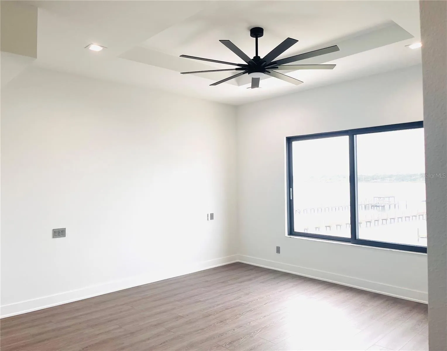 PRIMARY ENSUITE BEDROOM #5 W/ICW VIEW SWC
