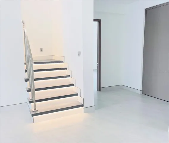 STAIRWELL ENTRY