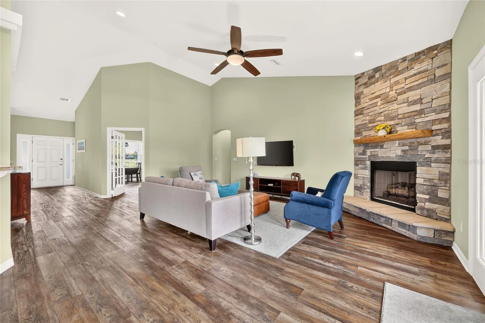 Gas Fireplace.