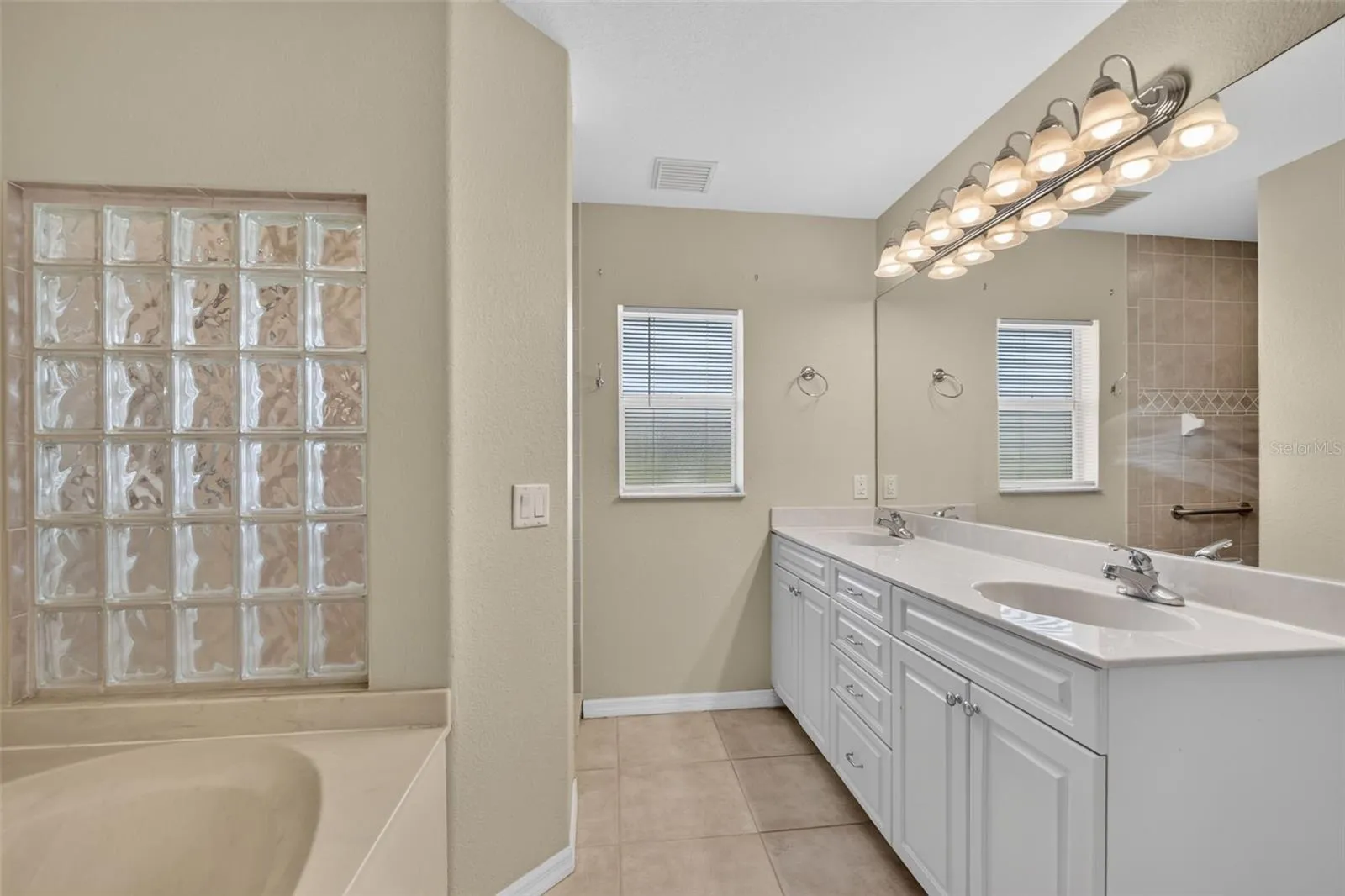 Primary Bathroom (Double Sink Vanity)