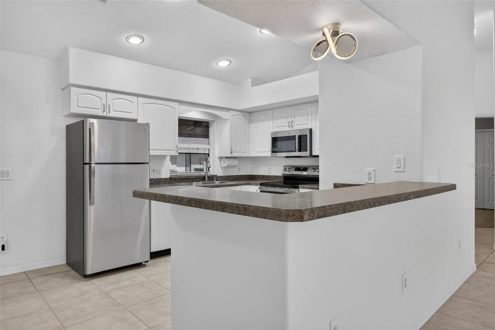 Kitchen Breakfast Bar Area