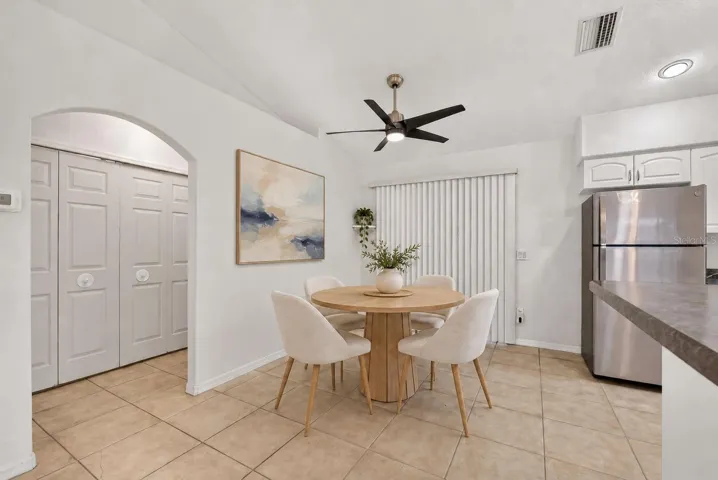Virtually Stage Dining Area
