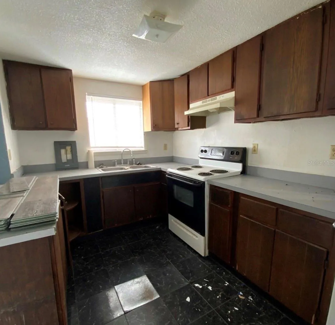 KITCHEN IN IN-LAW/ DUPLEX