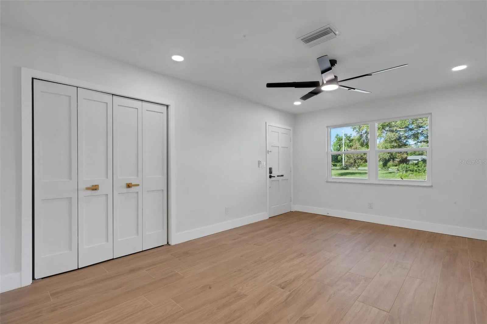 entrance door in livingroom