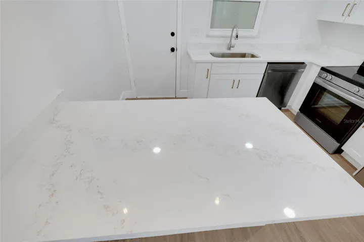 calcatta design quartz countertops