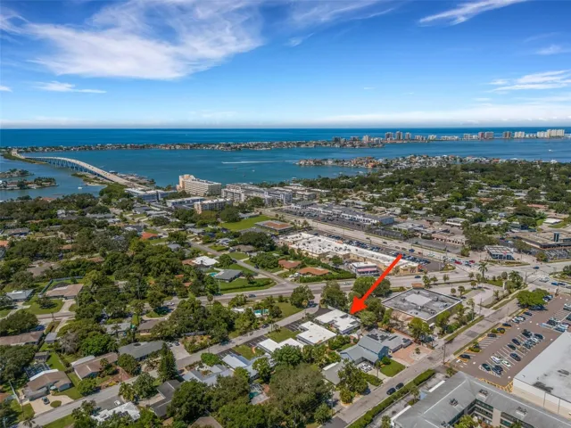 5 min drive to Indian Rocks Beach over the bridge