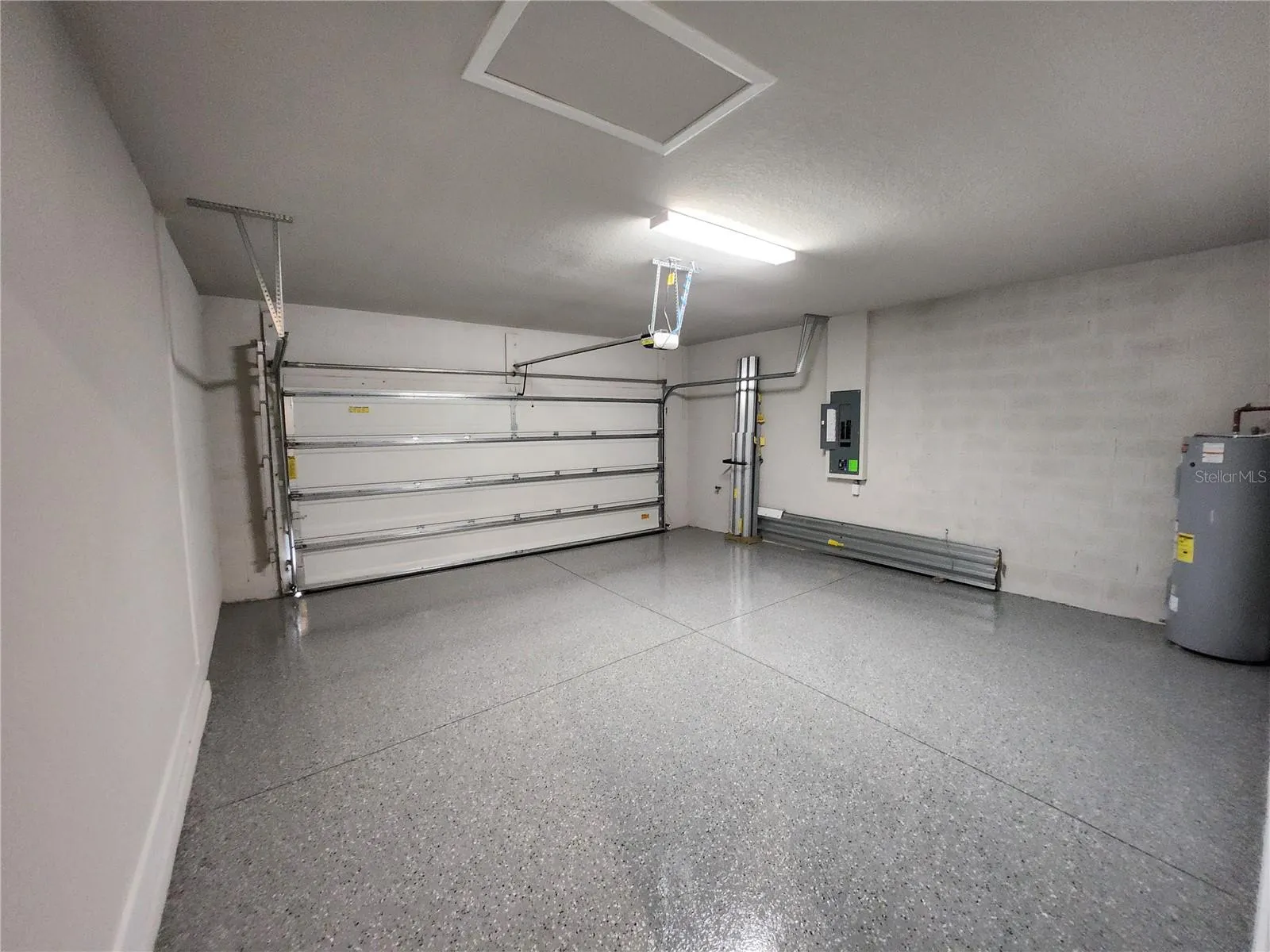 2-Car Garage