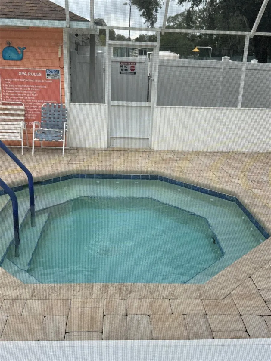 HOT TUB