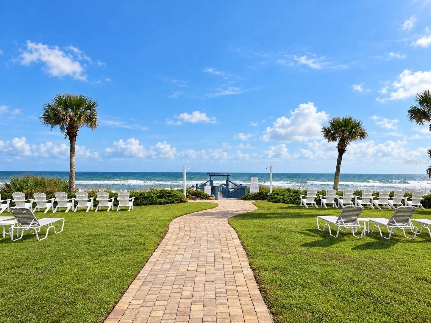 Oceanside Pool Lawn Area