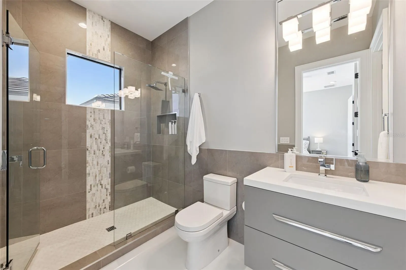 Bedroom #3 en-suite bathroom